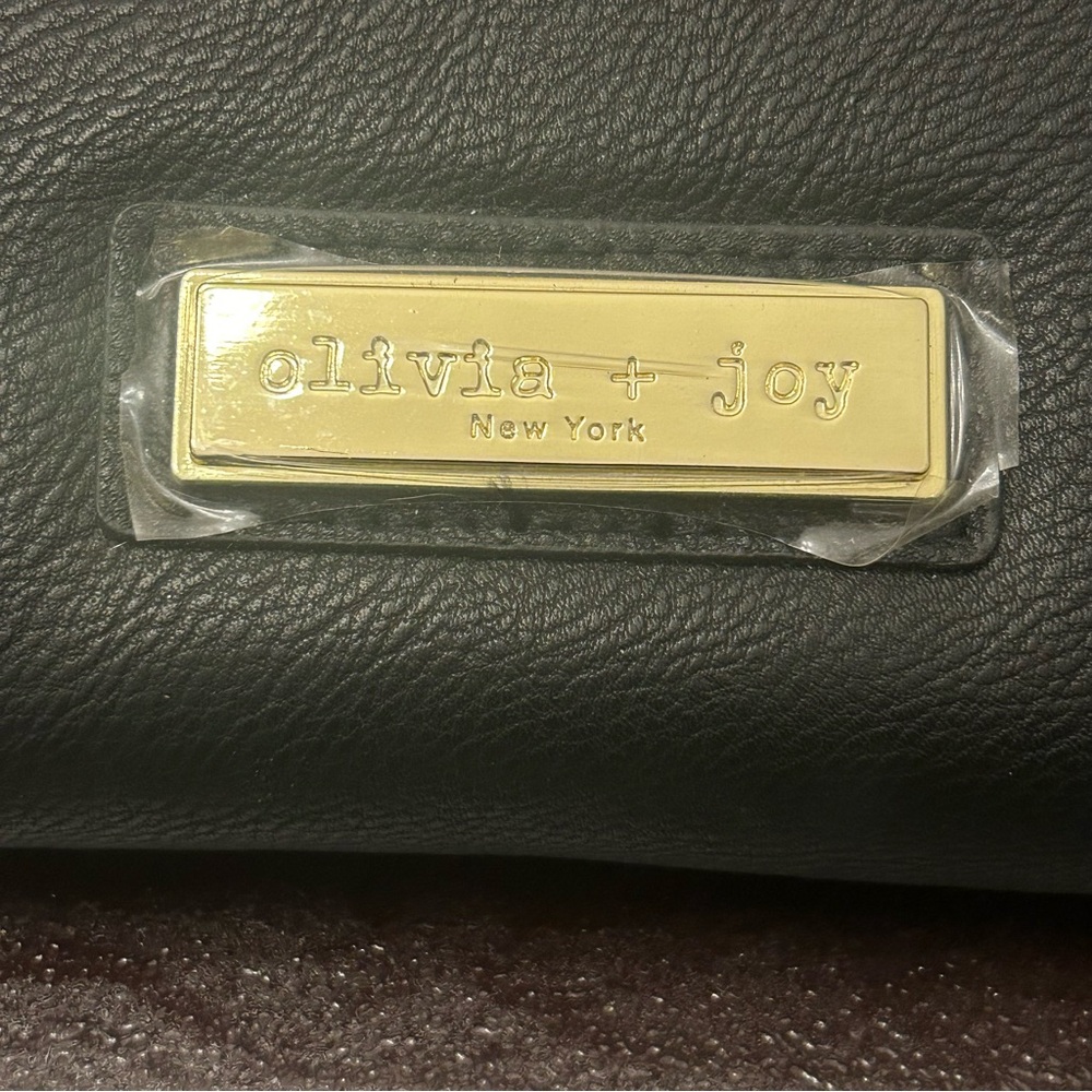 Olivia+Joy Wallet - Picture 2 of 13